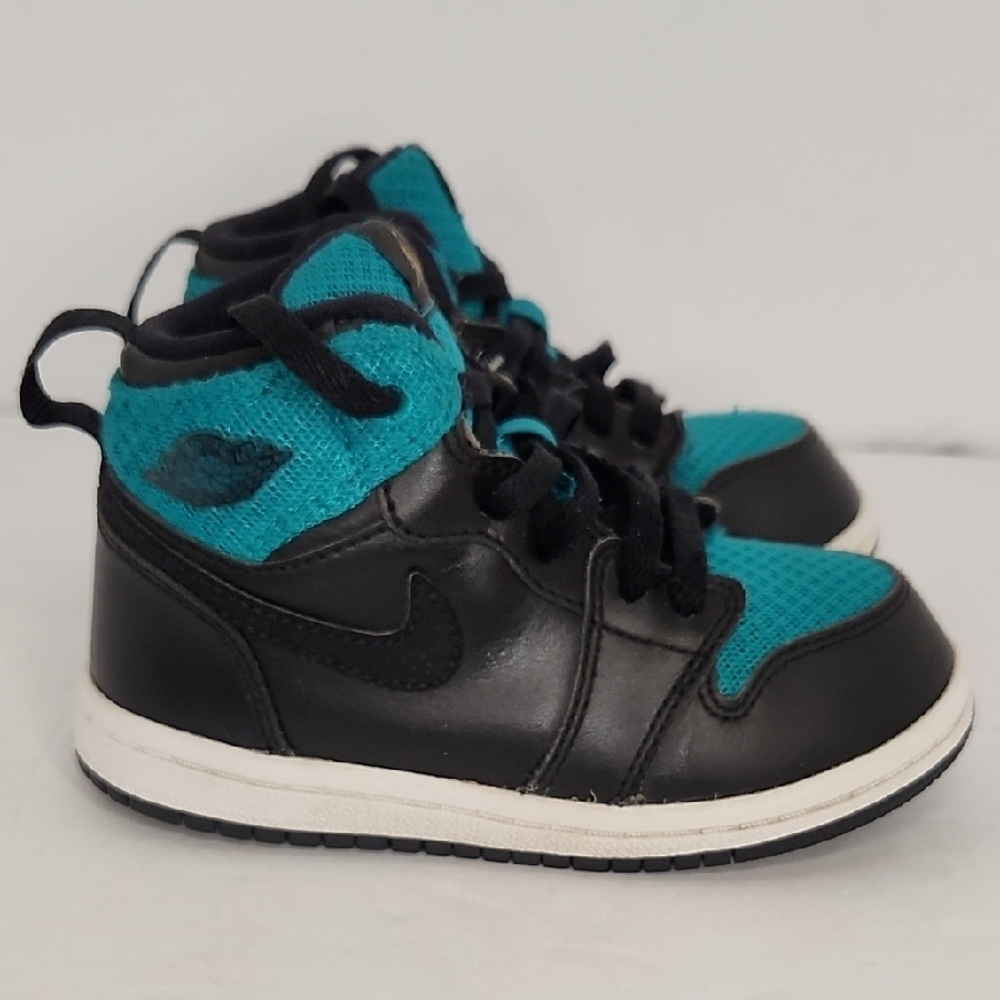 Nike Jordan Kids Black and Teal Sneakers